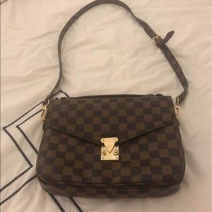 Excellent Condition Checkered Crossover Bag with Adjustable Strap & Gold Clasp